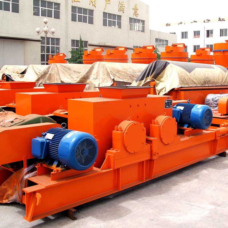 齒輥式鵝卵石制砂機(jī) 齒輥式鵝卵石制砂機(jī)